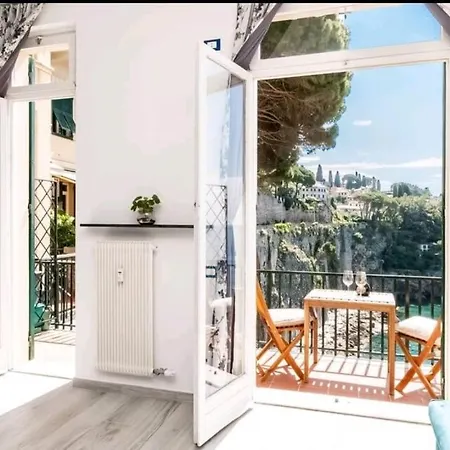 Daire A Picco Sul Mare Con Piscina Regina