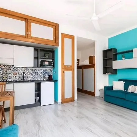 Lejlighed A Picco Sul Mare Con Piscina Regina *