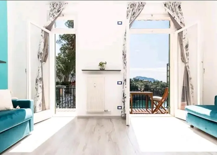 A Picco Sul Mare Con Piscina Regina *