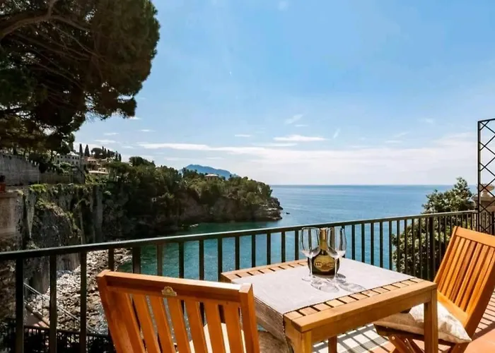 A Picco Sul Mare Con Piscina Regina *